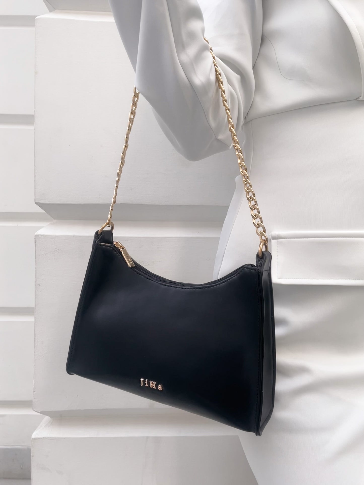 Black Chain Baguette Shoulder Bag