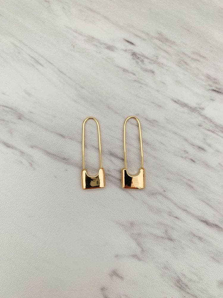 Minimalist Safety Pin Basic earrings