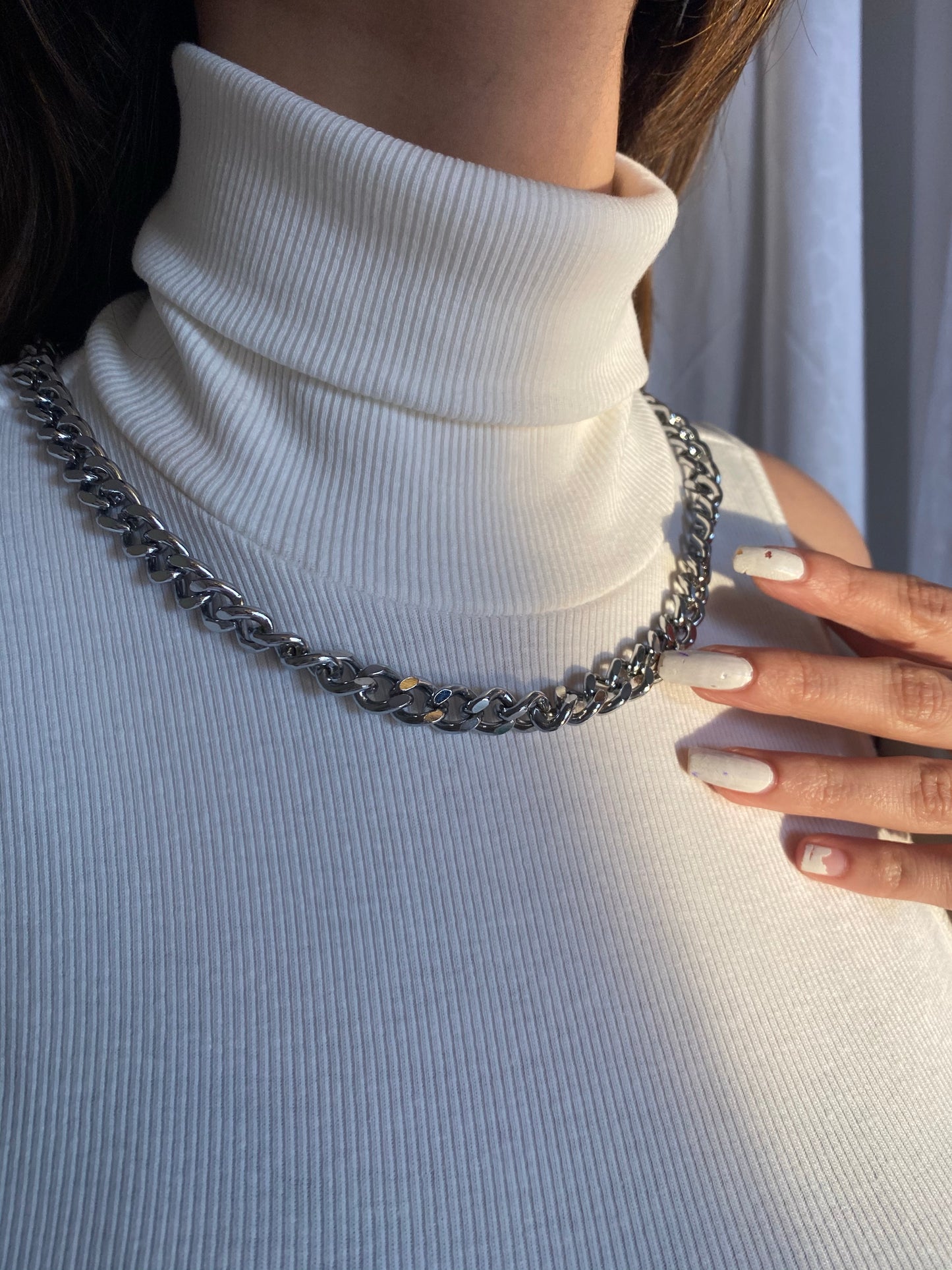 Chain neck piece